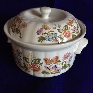 Casserole Bowl with lid. Ansley.